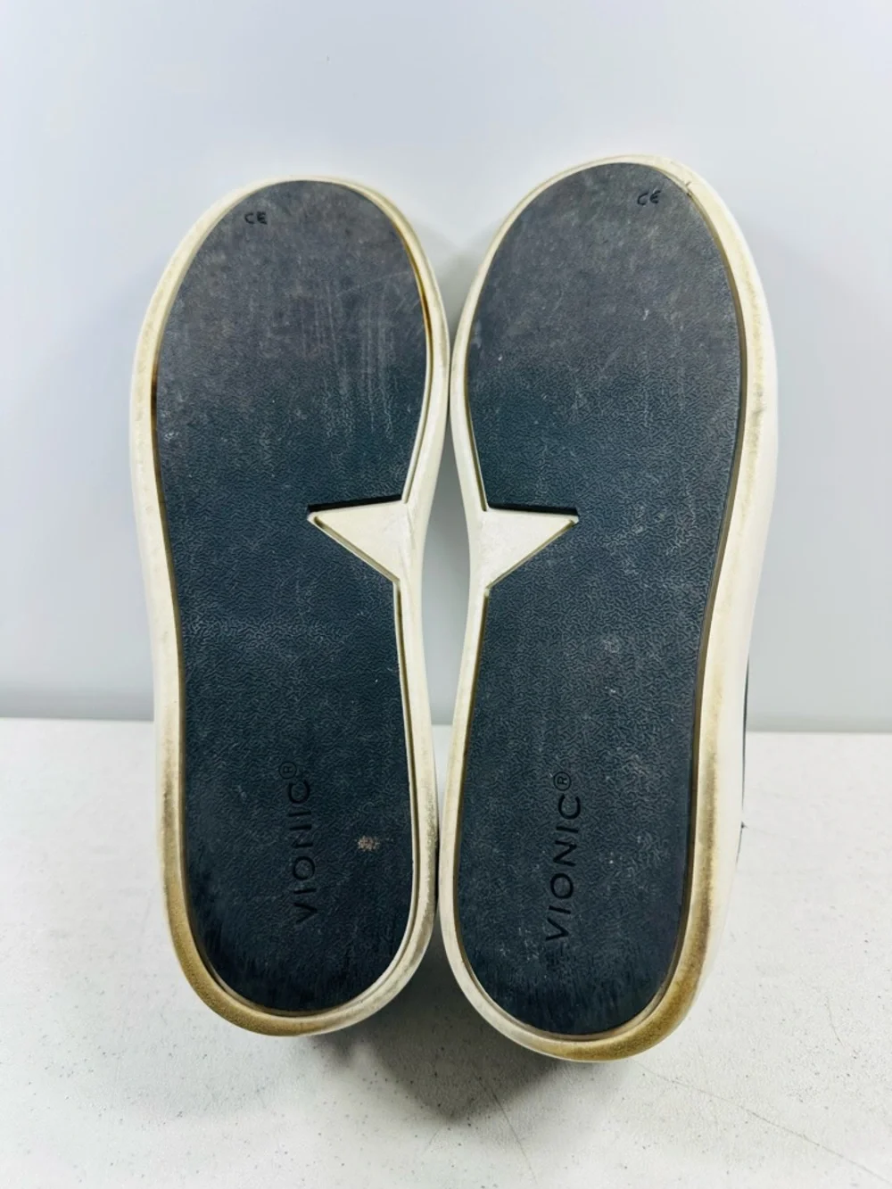 Vionic Penelope Leather Women Slip On Shoes Sneakers Size 11  Black - Picture 6 of 7